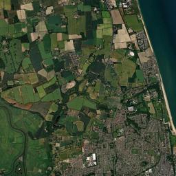 6 Pickwick Drive, Blundeston, Lowestoft Satellite Map