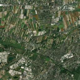 Ożarów Mazowiecki Satellite Map