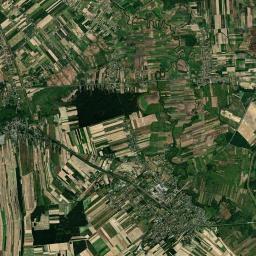 Trawniki Satellite Map
