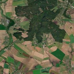 Loučeň Satellite Map