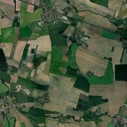 Hrochův Týnec Satellite Map