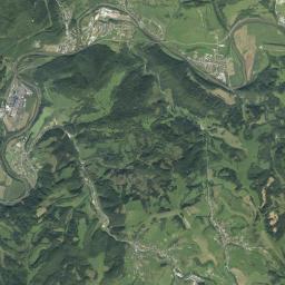 Oravský Podzámok Satellite Map