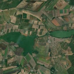 Hlohovec Satellite Map