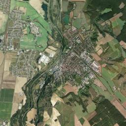 Hlohovec Satellite Map