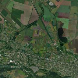 Luzhany Satellite Map