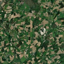 Quéménéven Satellite Map