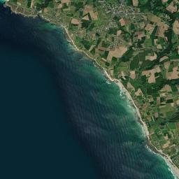Plozévet Satellite Map