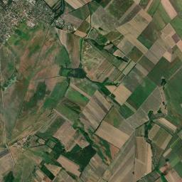Csákvár Satellite Map