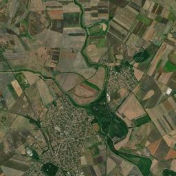 Újszász Satellite Map