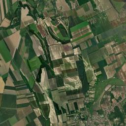 Pincehely Satellite Map