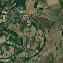 Dávod Satellite Map