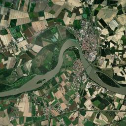 Ostiglia Satellite Map