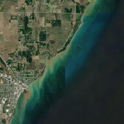 620 Lake St, Algoma, WI 54201 Satellite Map