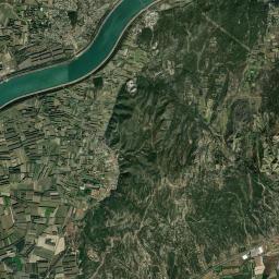 Aramon Satellite Map