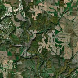Elkader Satellite Map
