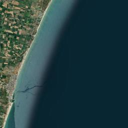Paralía Satellite Map