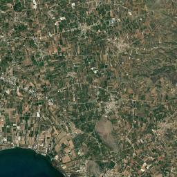 Ayía Triás Satellite Map