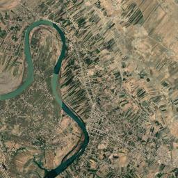 Hajīn Satellite Map