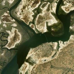 Foundiougne Satellite Map