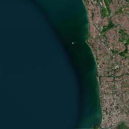 Padang Satellite Map