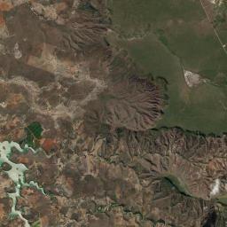 Araçuaí Satellite Map