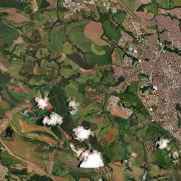 Araxá Satellite Map