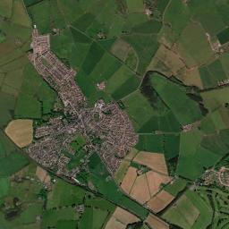 Mauchline High Resolution Satellite Map