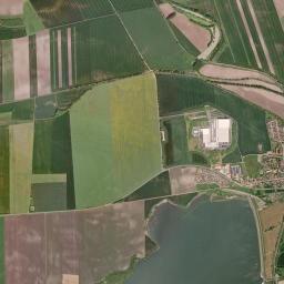 Straußfurt High Resolution Satellite Map