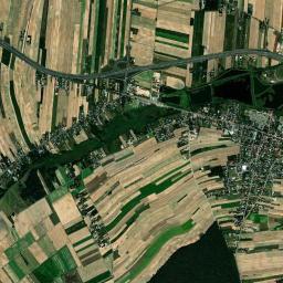 Piaski High Resolution Satellite Map