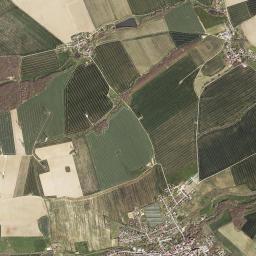 Droyßig High Resolution Satellite Map