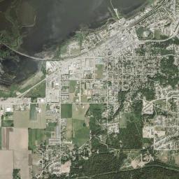 Salmon Arm High Resolution Satellite Map
