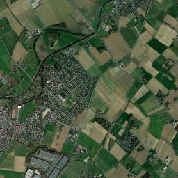 Houplines High Resolution Satellite Map