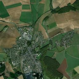 Saint-Just-en-Chaussée High Resolution Satellite Map