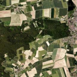 Cadolzburg High Resolution Satellite Map