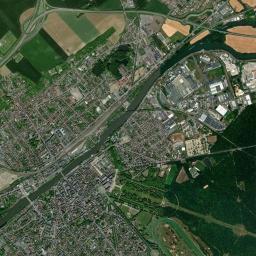 Compiègne High Resolution Satellite Map