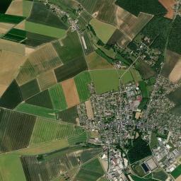 Étrépagny High Resolution Satellite Map