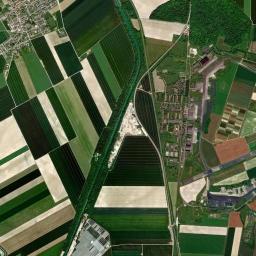 Courcy High Resolution Satellite Map