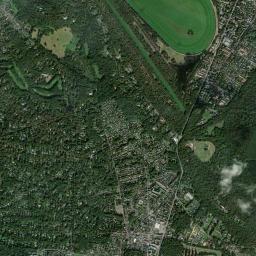 Lamorlaye High Resolution Satellite Map