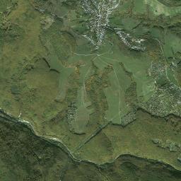 Kavečany High Resolution Satellite Map