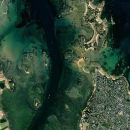 Carantec High Resolution Satellite Map