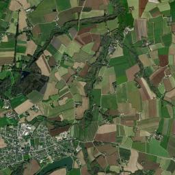 Plouvorn High Resolution Satellite Map