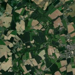 Plélo High Resolution Satellite Map