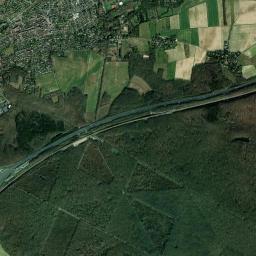 Saint-Arnoult-en-Yvelines High Resolution Satellite Map