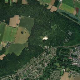 Lardy High Resolution Satellite Map