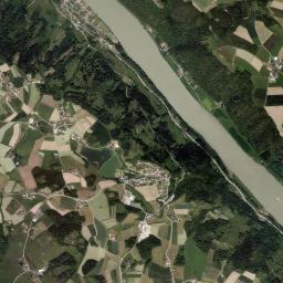 Waldkirchen am Wesen High Resolution Satellite Map
