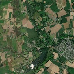 Évran High Resolution Satellite Map