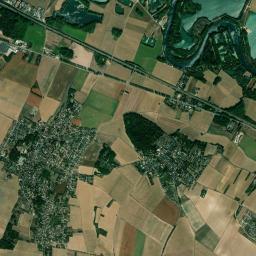 Villeblevin High Resolution Satellite Map