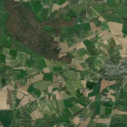 Médréac High Resolution Satellite Map