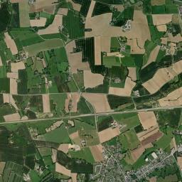 Louvigné-de-Bais High Resolution Satellite Map