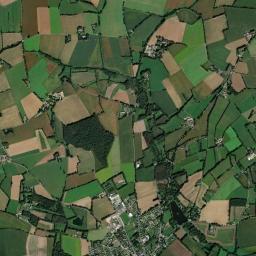 Naizin High Resolution Satellite Map